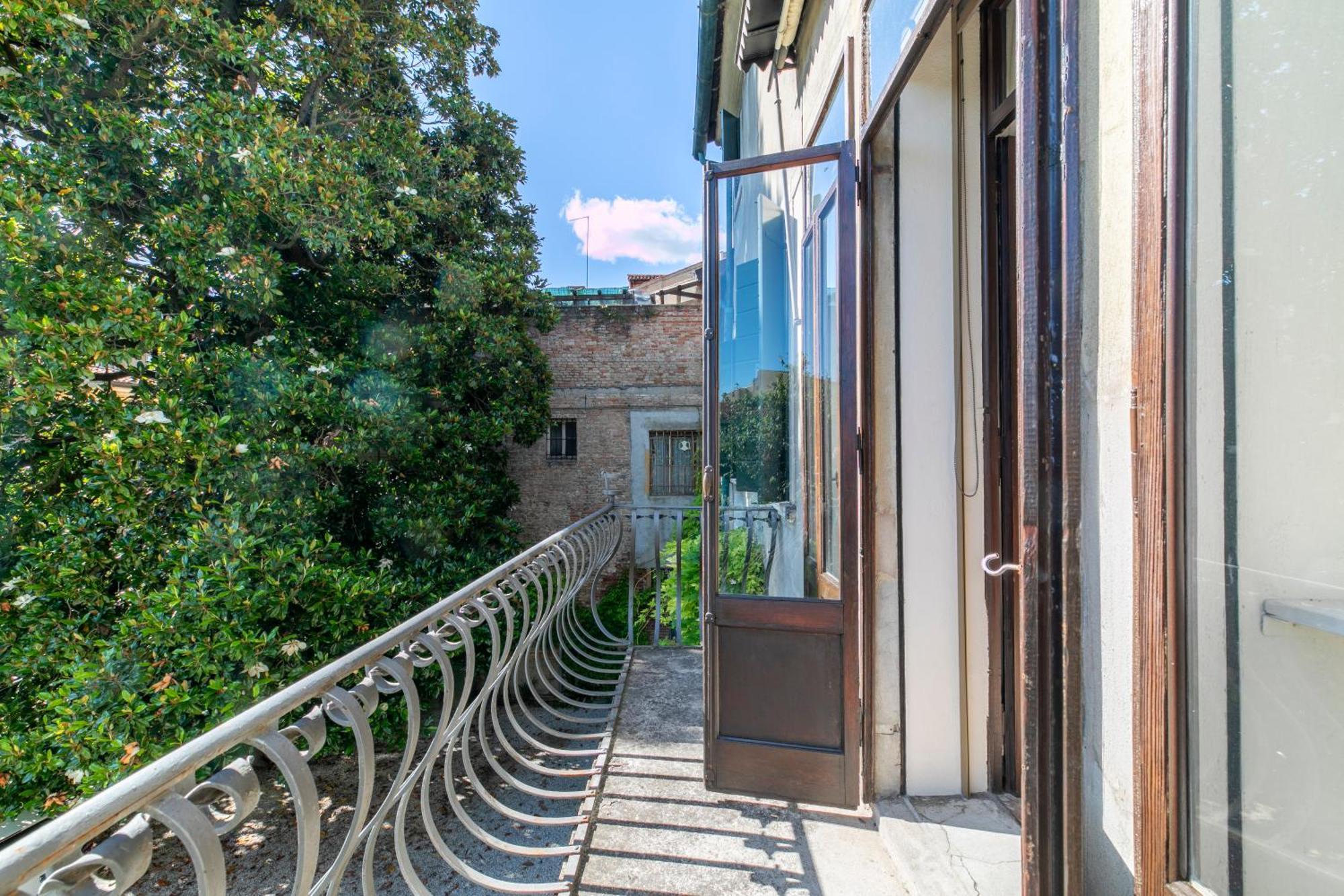 Palazzo Calvi Di Coenzo -